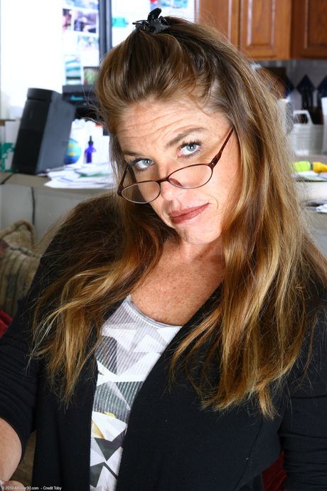 Granny Hairy Pussy Pics